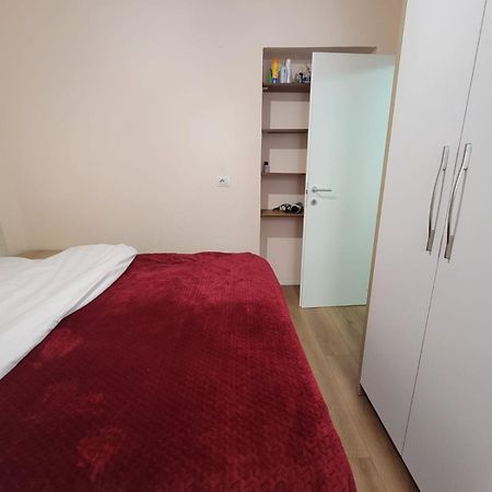 Appartement Ajla Komuna Apartament à Tirana Extérieur photo